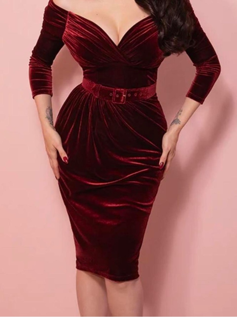 STARLET WIGGLE DRESS IN BURGUNDY VELVET - Picture 3 of 6
